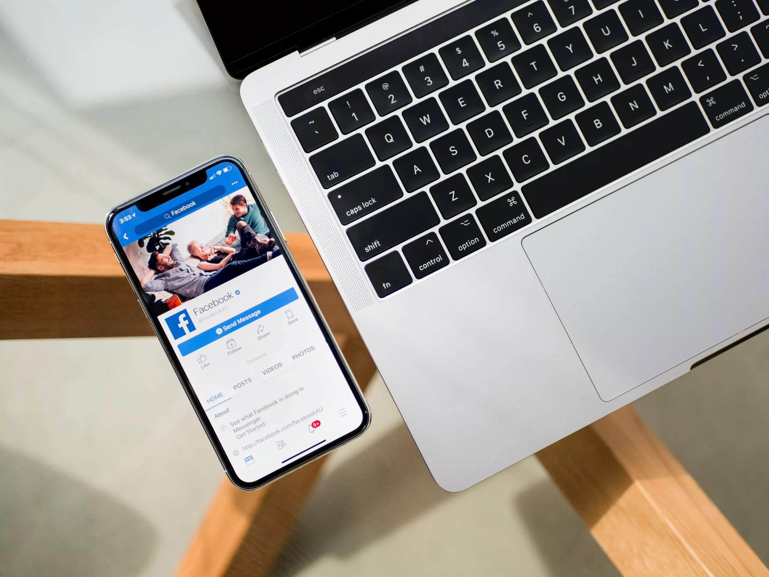 communication-social-media-services Service communication social media